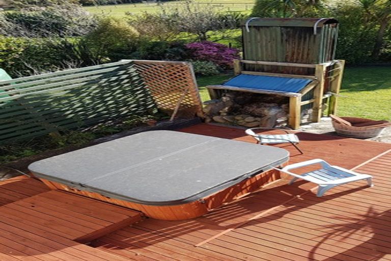 Photo of property in 78 Golf Links Road, Ruatapu, 7883