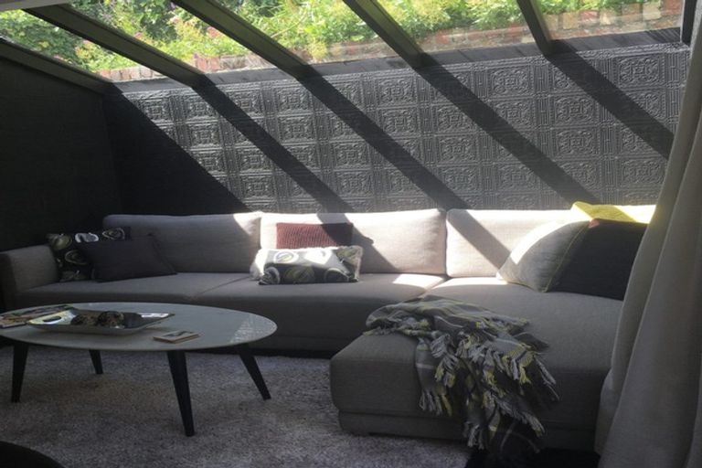 Photo of property in 17 Palliser Road, Roseneath, Wellington, 6011