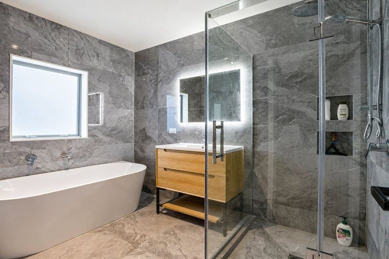 Photo of property in 19 Sydney Place, Flagstaff, Hamilton, 3210
