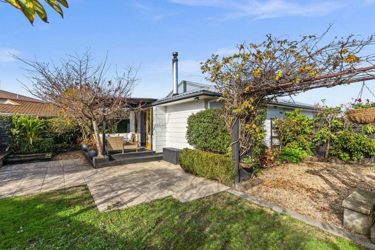 Photo of property in 90 Tait Drive, Greenmeadows, Napier, 4112