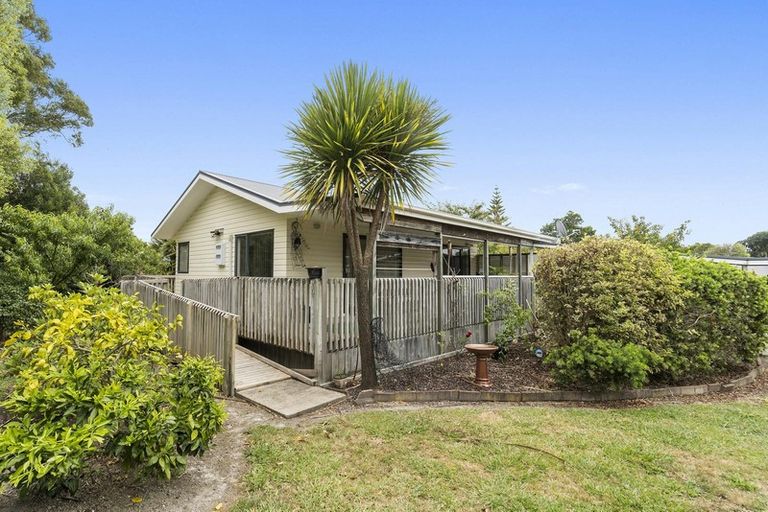 Photo of property in 395 Main Road, Huapai, Kumeu, 0810
