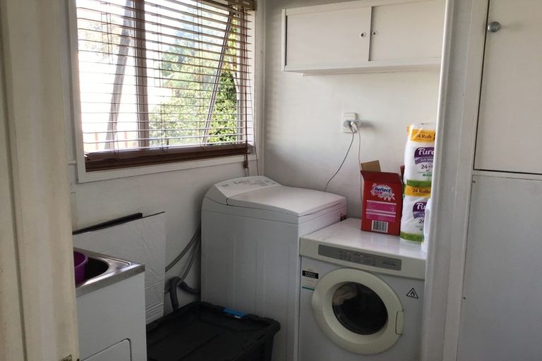 Photo of property in 14 Innismara Avenue, Wattle Downs, Auckland, 2103