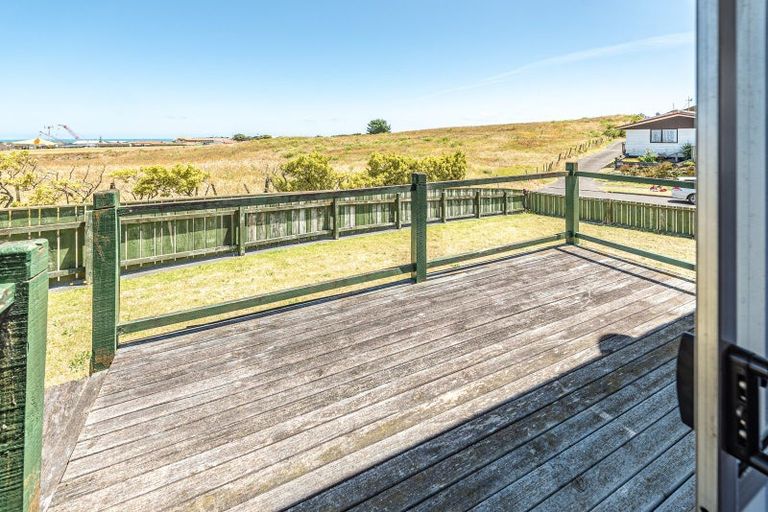 Photo of property in 35 Karyn Street, Castlecliff, Whanganui, 4501