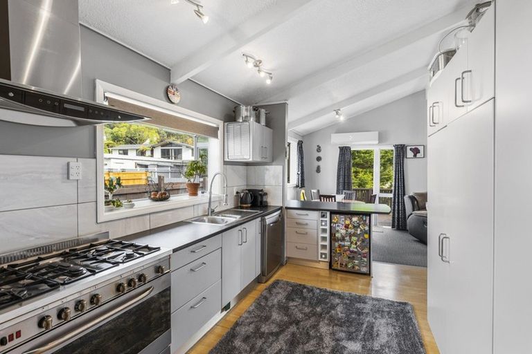 Photo of property in 29 Newburn Grove, Wainuiomata, Lower Hutt, 5014