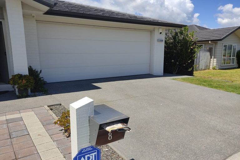 Photo of property in 8 Disley Road, Wattle Downs, Auckland, 2103