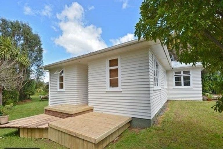 Photo of property in 12 Cartwright Road, Onerahi, Whangarei, 0110