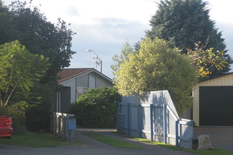 Photo of property in 17 Clement Place, Greenmeadows, Napier, 4112