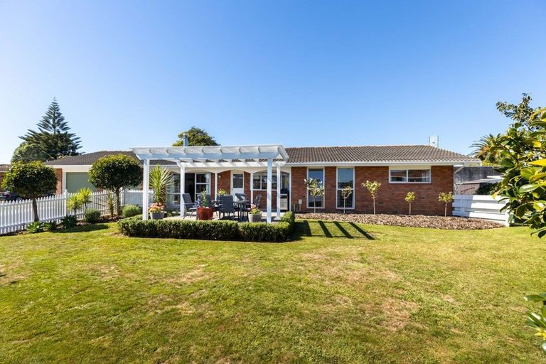 Photo of property in 51 Manu Crescent, Upper Vogeltown, New Plymouth, 4310