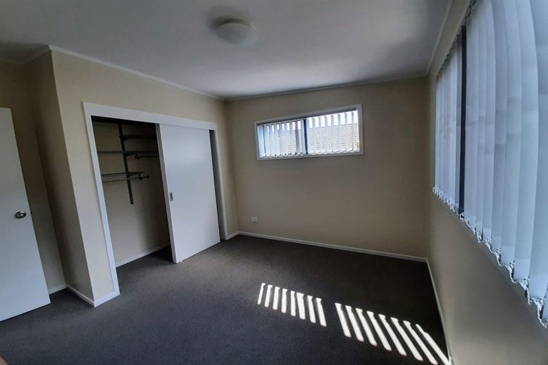 Photo of property in 39 Divich Avenue, Te Atatu South, Auckland, 0610