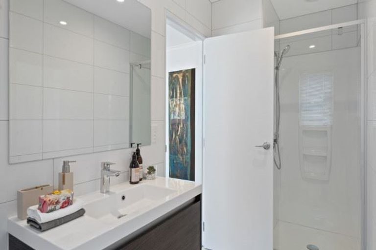 Photo of property in 55 Waituarua Drive, Takanini, 2112