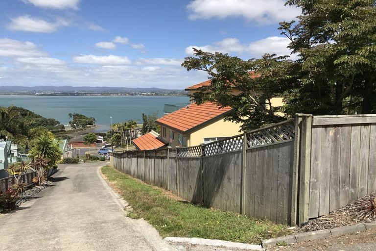 Photo of property in 86 Hadfield Street, Beach Haven, Auckland, 0626