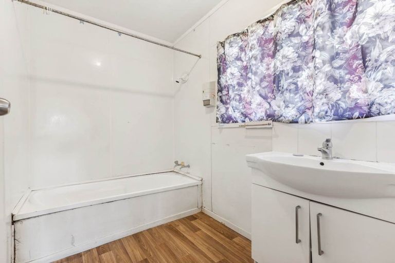 Photo of property in 44 Birdwood Road, Pukekohe, 2120