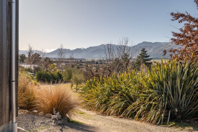 Photo of property in 25 Fort Place, Hawea Flat, Lake Hawea, 9382