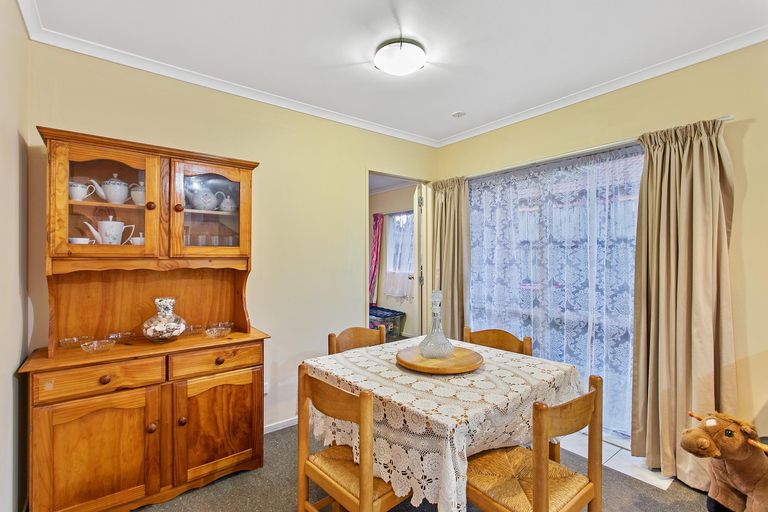 Photo of property in 4 Maadi Place, Papakura, 2110
