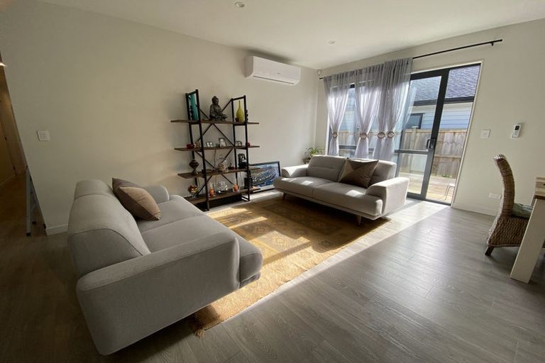 Photo of property in 14 Vinistra Road, Kumeu, 0810