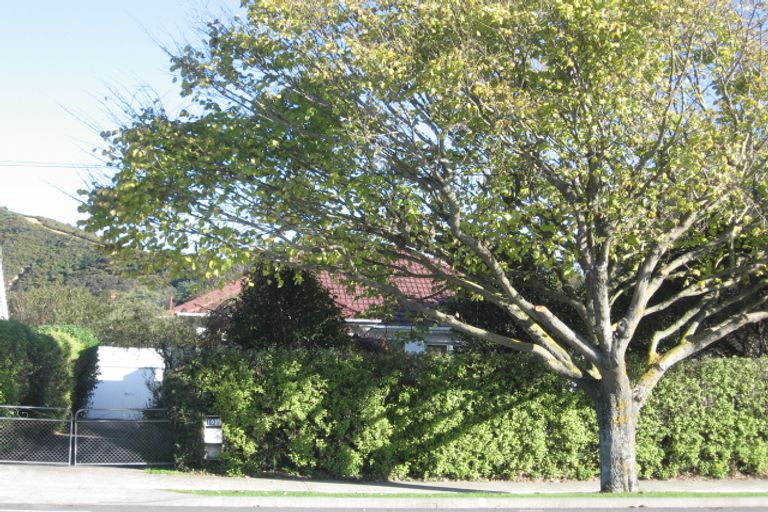 Photo of property in 102 Naenae Road, Naenae, Lower Hutt, 5011