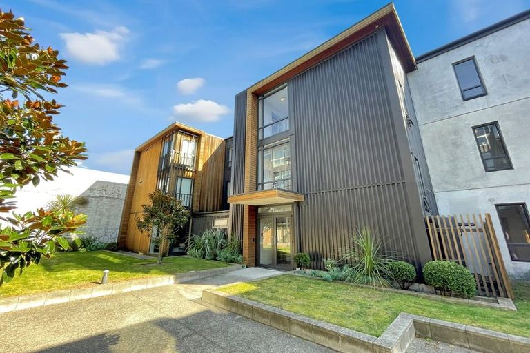 Photo of property in Vedado Apartments, 208/41 Hopper Street, Mount Cook, Wellington, 6011