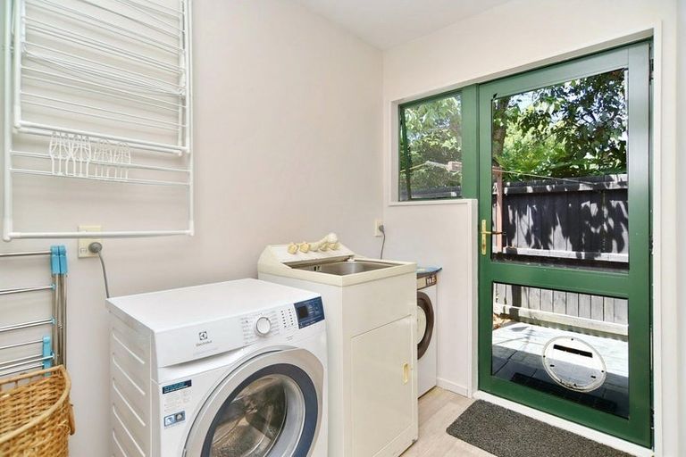 Photo of property in 21 Thornwood Place, Redwood, Christchurch, 8051