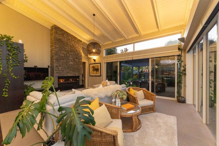 Photo of property in 12 Ihaka Street, Hokowhitu, Palmerston North, 4410