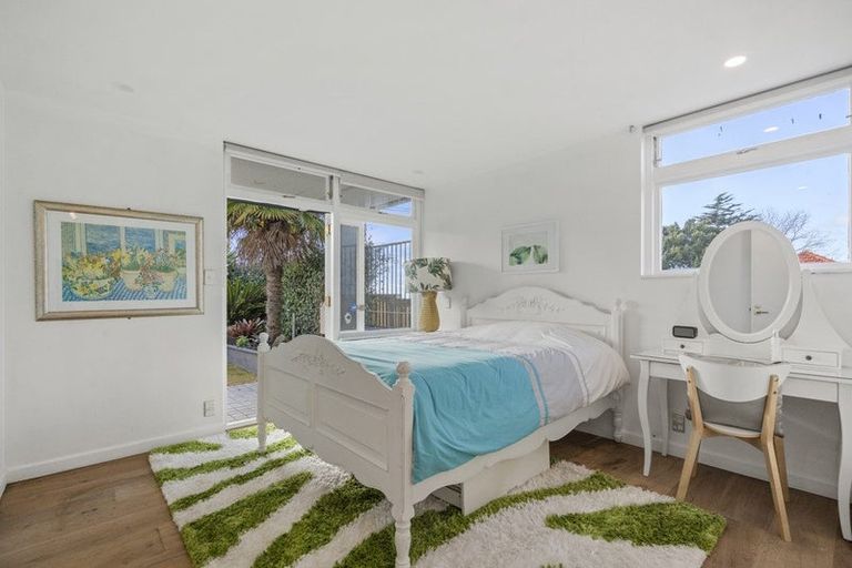 Photo of property in 27 Palmer Crescent, Mission Bay, Auckland, 1071