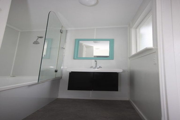 Photo of property in 2/76 Oram Avenue, New Brighton, Christchurch, 8061