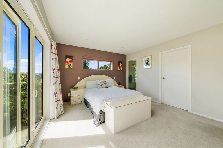 Photo of property in 38 Aspiring Terrace, Aotea, Porirua, 5024