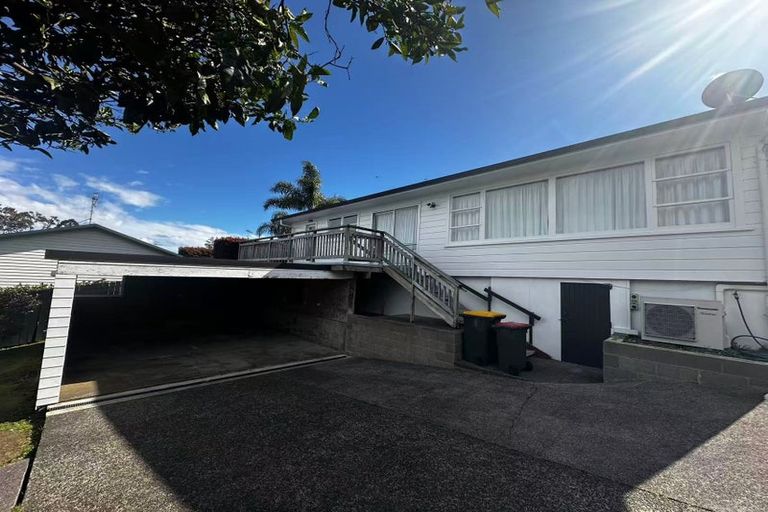 Photo of property in 120 Ennis Avenue, Pakuranga Heights, Auckland, 2010