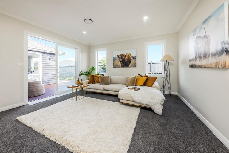 Photo of property in 10 Paso Fino Crescent, Karaka, Papakura, 2113