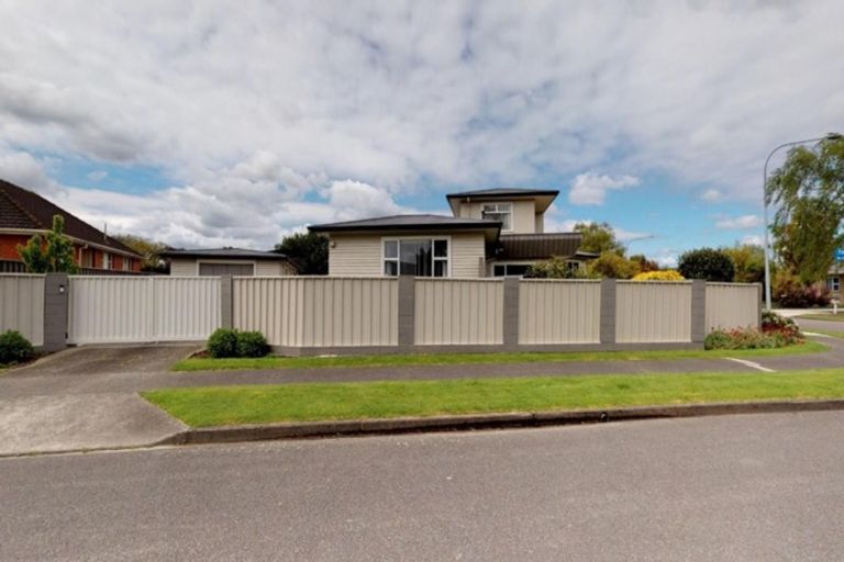 Photo of property in 9 Waterloo Crescent, Hokowhitu, Palmerston North, 4410