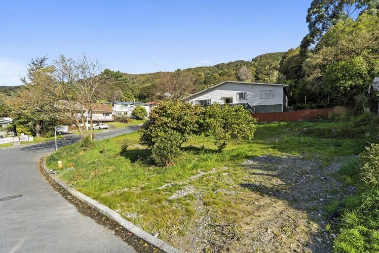 Photo of property in 1 Vermont Grove, Wainuiomata, Lower Hutt, 5014
