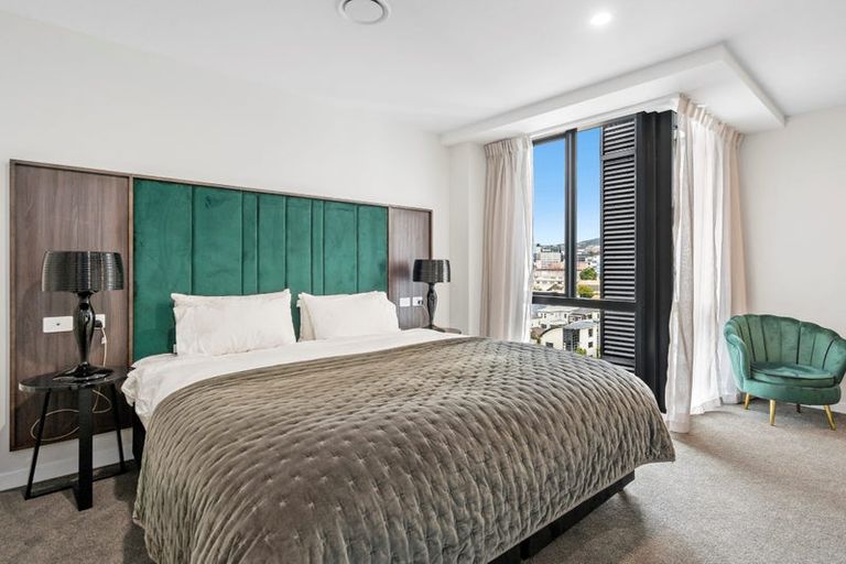 Photo of property in Proximity Apartment Hotel, 804/172 Thorndon Quay, Pipitea, Wellington, 6011