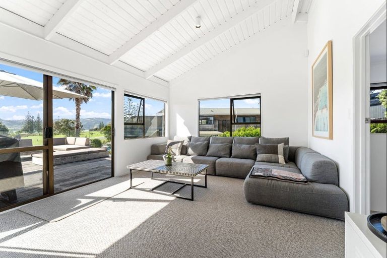 Photo of property in 34 Omaha Drive, Omaha, 0986