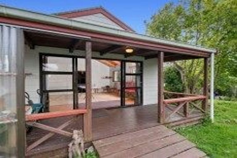 Photo of property in 27 Waikite Road, Welcome Bay, Tauranga, 3112