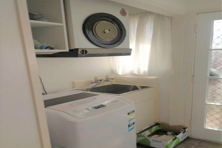 Photo of property in 2/12 Meadway, Sunnyhills, Auckland, 2010