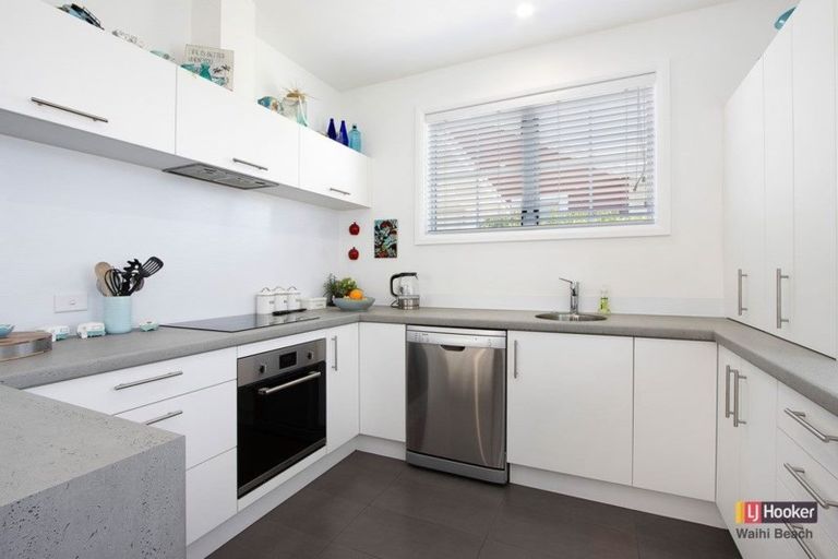 Photo of property in 33 Ocean Breeze Drive, Waihi Beach, 3611