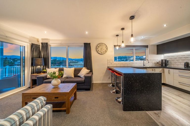 Photo of property in 7 James Cook Drive, Whitby, Porirua, 5024