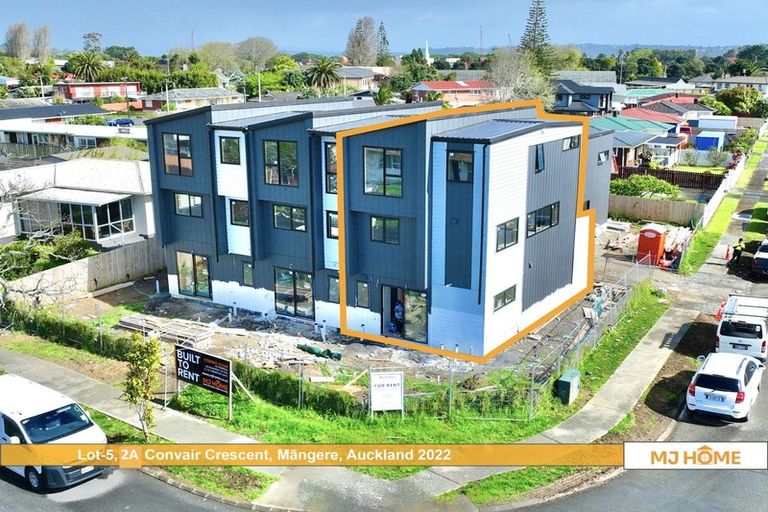 Photo of property in 2a Convair Crescent, Mangere, Auckland, 2022