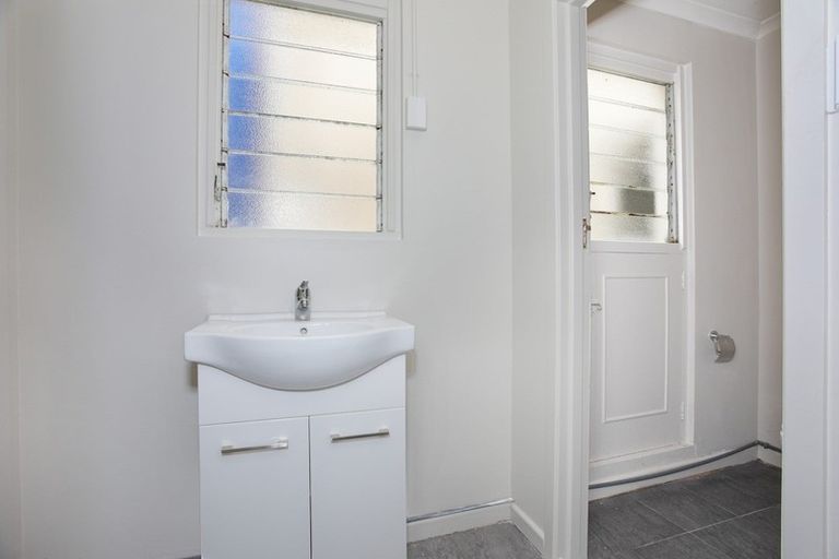 Photo of property in 12/14 High Street, Marton, 4710