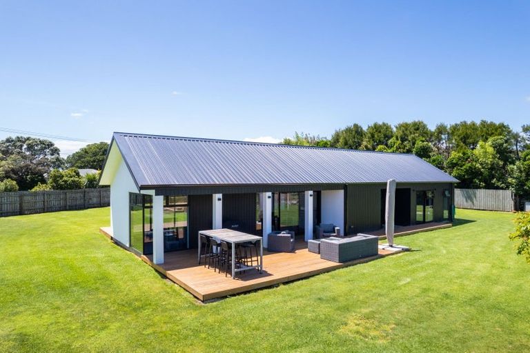 Photo of property in 244 Corbett Road, Paraite, New Plymouth, 4373