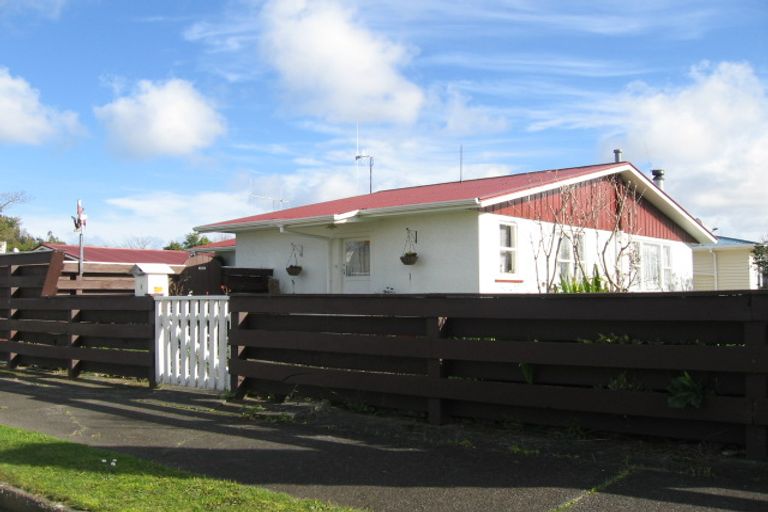 Photo of property in 1 Fairview Place, Feilding, 4702