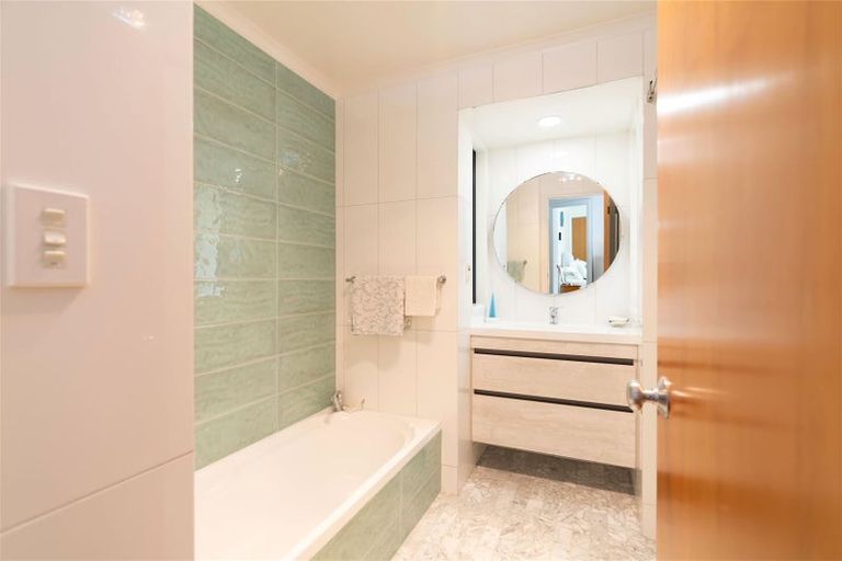 Photo of property in 13 Claremont Rise, Levin, 5510