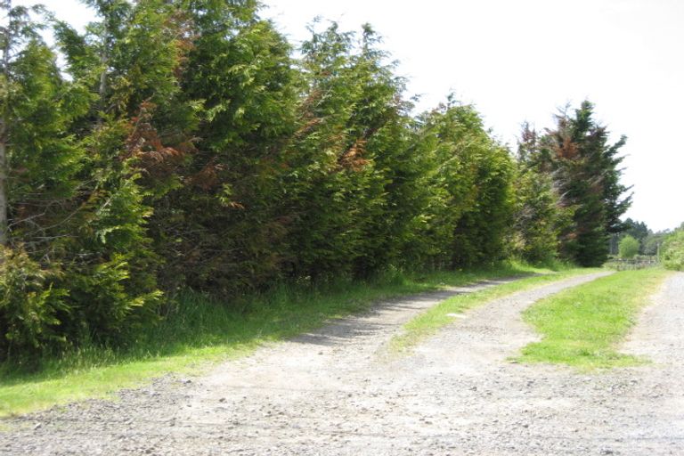 Photo of property in 216 Riverhead Road, Kumeu, 0892