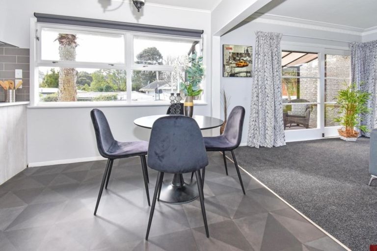 Photo of property in 6 Lawrence Crescent, Hillpark, Auckland, 2102