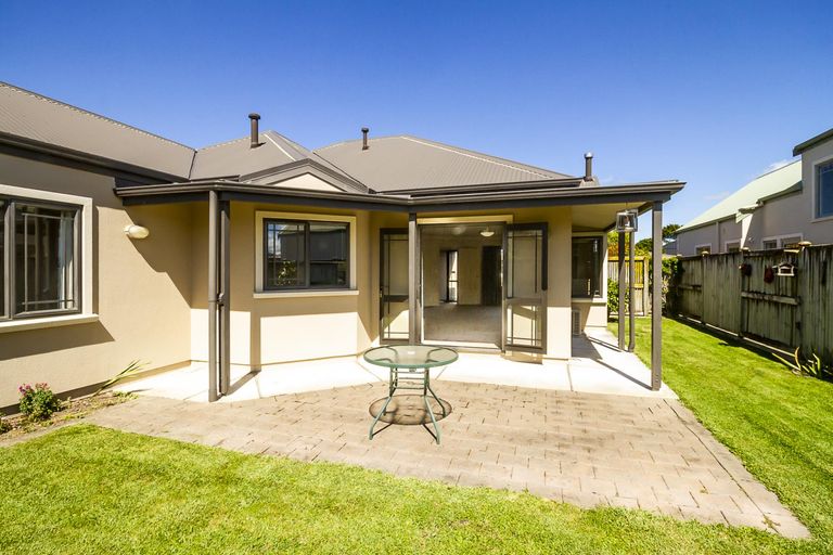 Photo of property in 27 Pirie Street, Palmerston North, 4410