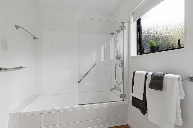 Photo of property in 108a Weka Street, Miramar, Wellington, 6022