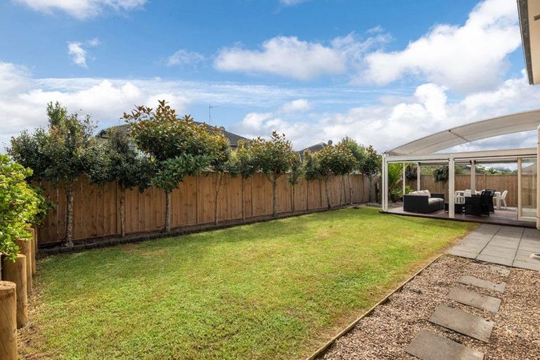 Photo of property in 5 Wye Oak Drive, Schnapper Rock, Auckland, 0632