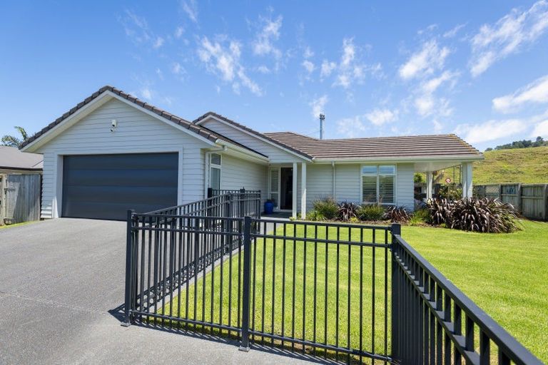Photo of property in 1 Hamilton Drive, Wainui, Gisborne, 4010