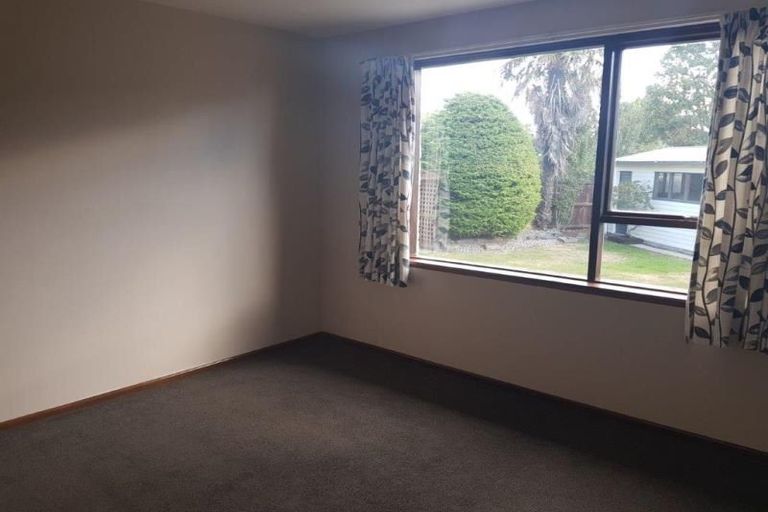 Photo of property in 21 Rosanna Place, Aranui, Christchurch, 8061
