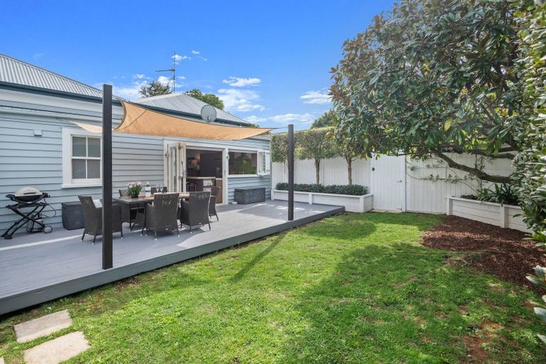 Photo of property in 55 Symonds Street, Onehunga, Auckland, 1061