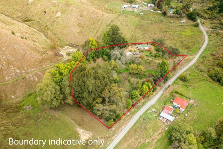 Photo of property in 108 Mangapapa Road, Ohingaiti, Hunterville, 4783
